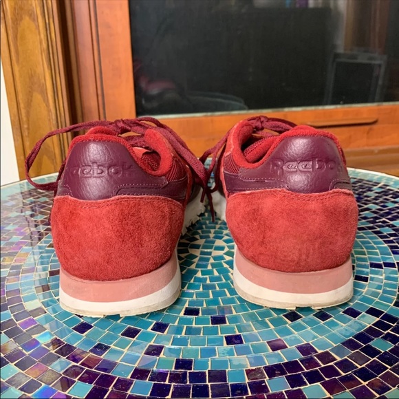 Maroon Suede Reebok Classics - Picture 3 of 9